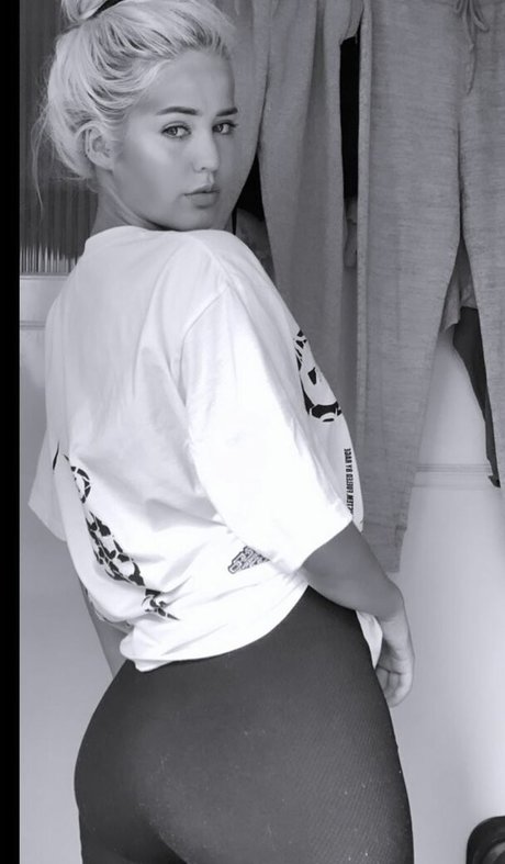 Indymendee_ 完璧なモデル 写真