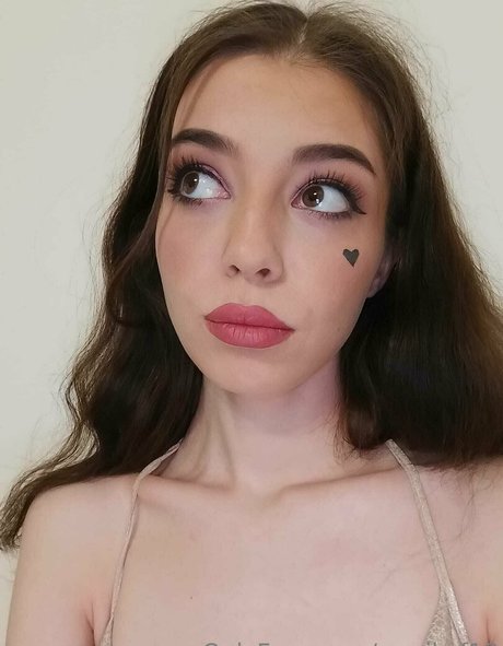 marikof18 ポルノモデル 写真