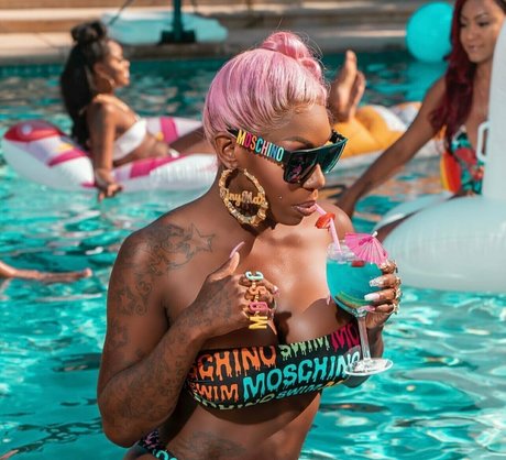 膨らみ OnlyFans 無料裸 画像