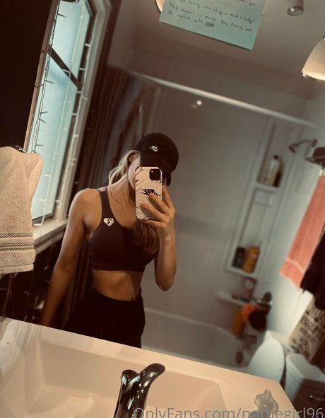 ニューハーフ巨乳OnlyFans 無料 写真