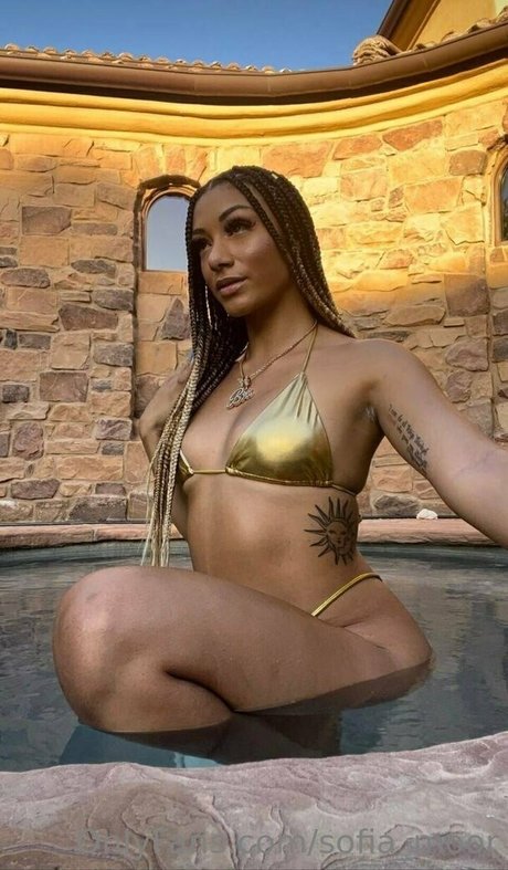 sofia moor 裸モデル 写真