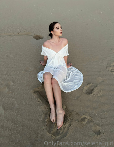 selena girl ポルノ女優 写真