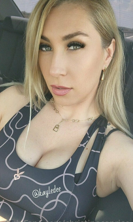 christinecaprice 素敵なポルノスター ギャラリー