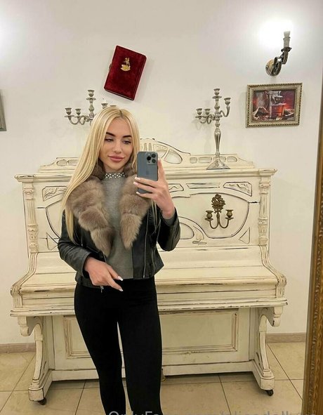 alicedollyua ポルノモデル 画像