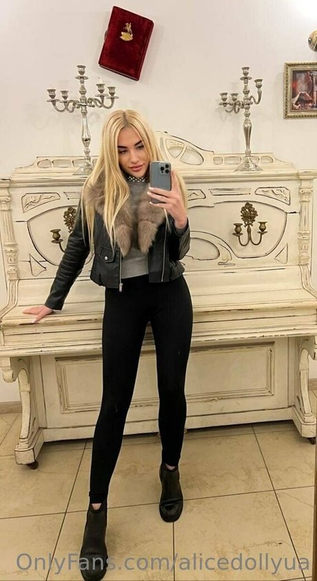 alicedollyua ヌードモデル 写真