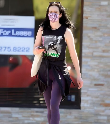 Krysten Ritter ヌードスター アーカイブ