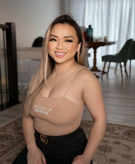 Jintarai Preciousgin 最高の女優 写真