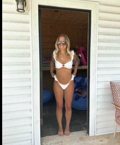 Adora Nicole 完璧な女優 画像