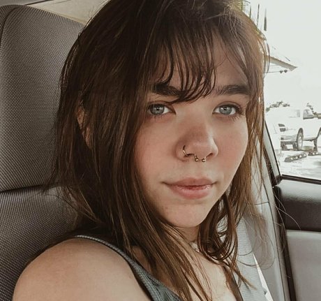 nikkiinatural ポルノスター 可愛い 写真