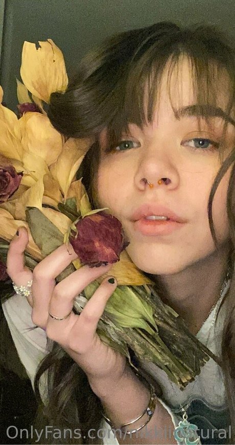 nikkiinatural 完璧なポルノスター アーカイブ