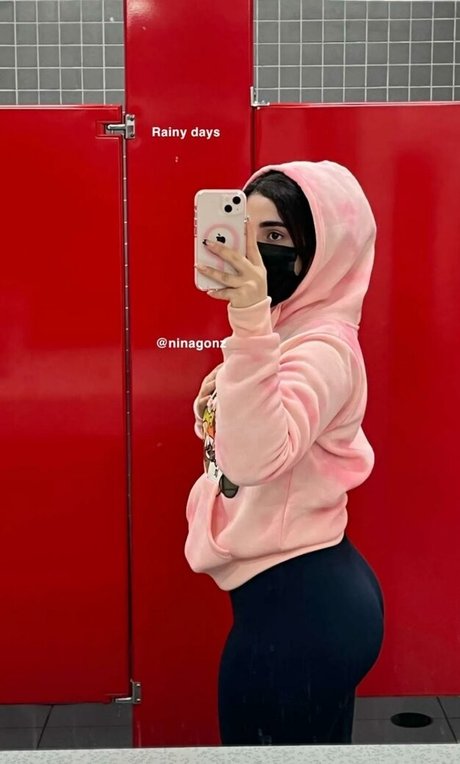 NinaGonz 素敵なモデル 写真