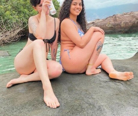 Bruna Dos Anjos アートスター 写真