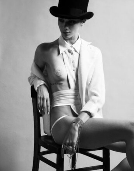 Emma Appleton スター ヌード 写真