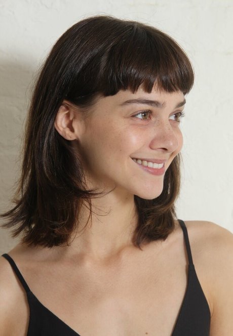 Emma Appleton 裸のポルノスター ギャラリー