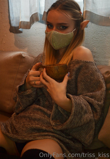 triss kiss ポルノスター アダルト 写真