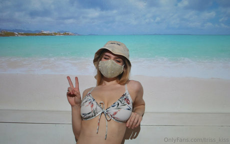 小柄なブロンドの熟女OnlyFans 無料xxx 写真