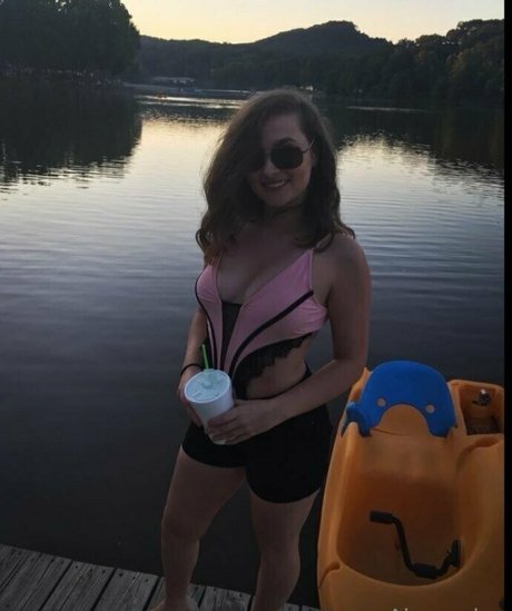 ティーンソロOnlyFans 無料 画像