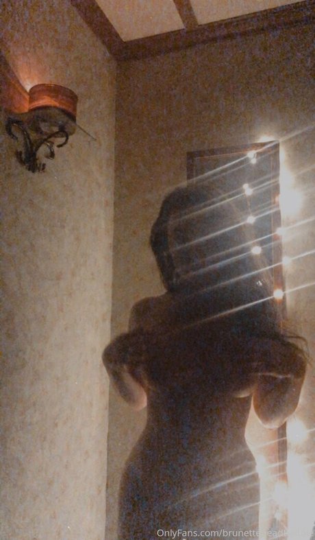 濃厚なラテン系熟女OnlyFans ヌード 画像