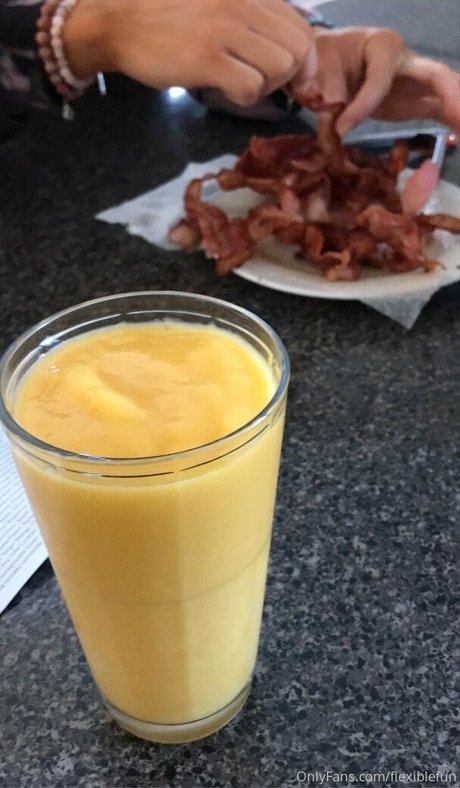 曲線美の赤毛OnlyFans xxx 写真