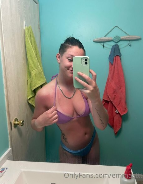 emmasttt 女優 写真