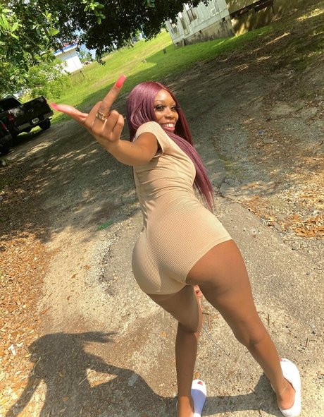 eshaapassion エロティックなモデル 画像