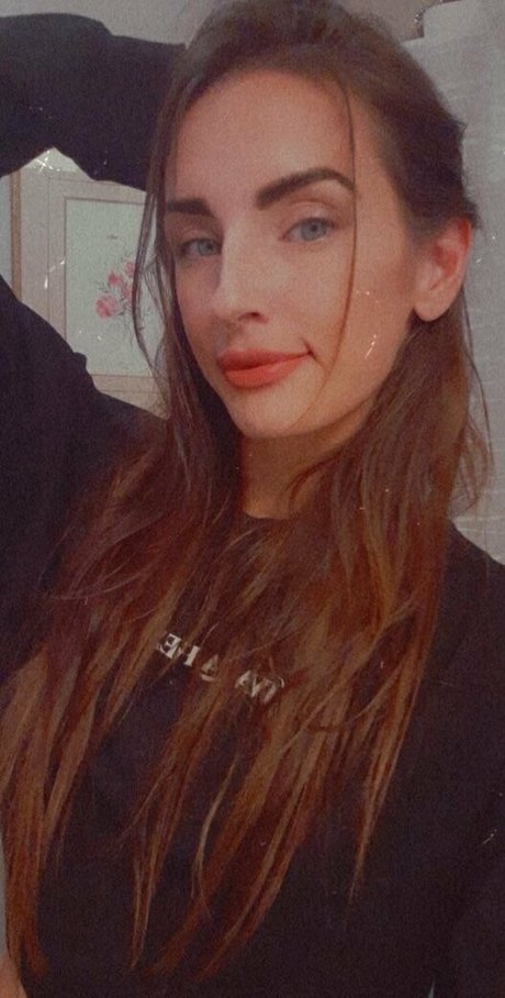 金髪の小柄なOnlyFans 美しいxxx 画像