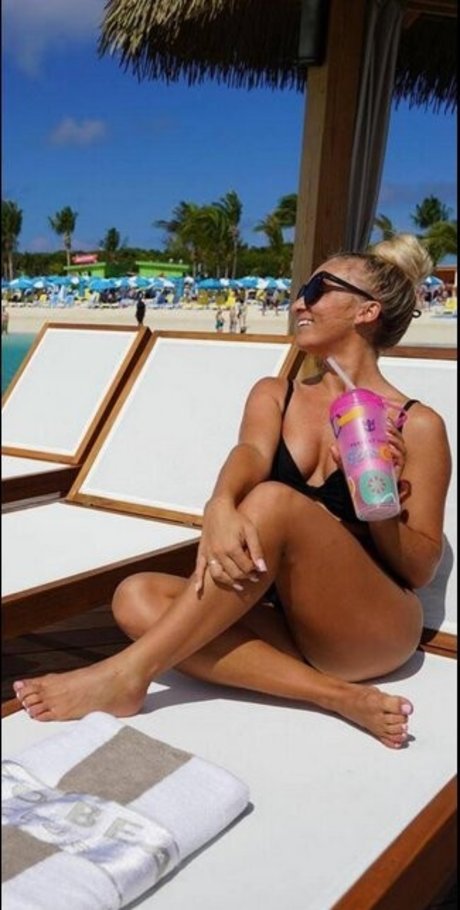 Chelsea Kreiner 完璧なスター 写真