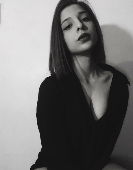 アジア人のタトゥー OnlyFans 可愛い ギャラリー