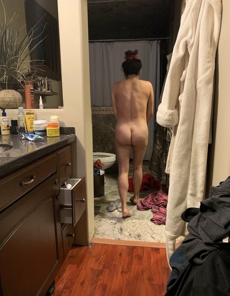 美しい足 OnlyFans 無料セクシー 画像