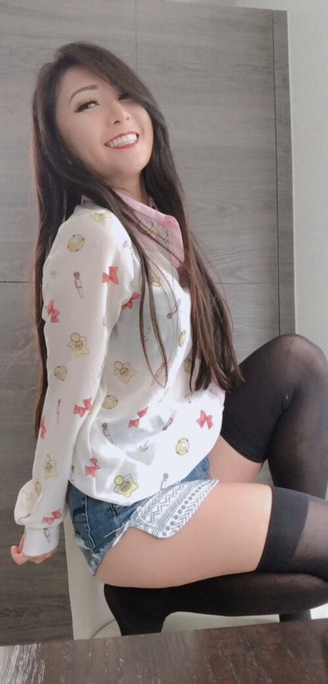 ビンボオンリーファンズ ホット裸 写真