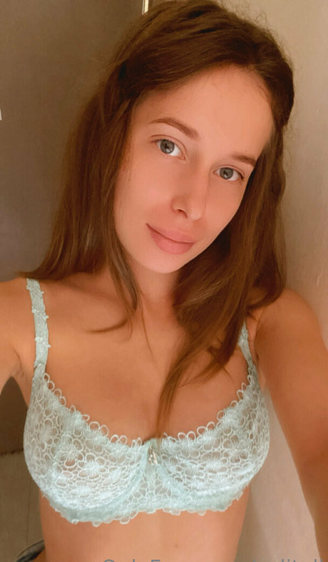 anna liana ヌードモデル 画像