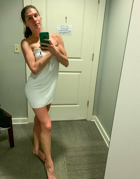 a leigh スター ヌード 写真