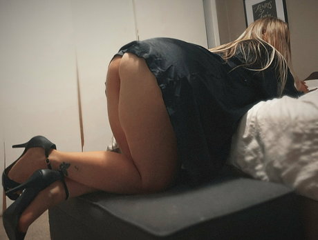 黒檀のシャワー OnlyFans ホットセクシー 写真