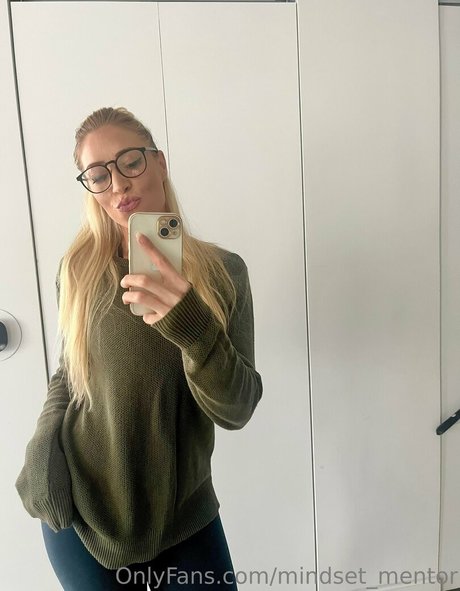 小柄で痩せたOnlyFans ホット裸 写真