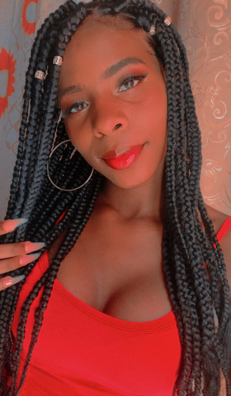 黒髪の熟女OnlyFans 無料ヌード 写真