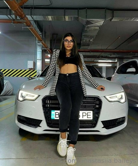 anastasiia baileys 裸モデル 画像