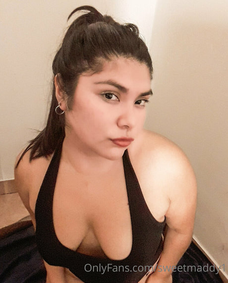 アジアの女性支配OnlyFans ホット裸 写真