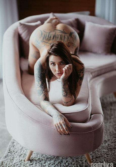 チンコを持つ女たち OnlyFans 美しい裸 画像