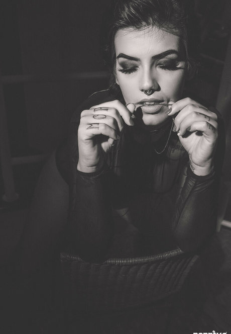 チンコを持つ女たち OnlyFans セクシーヌード ギャラリー