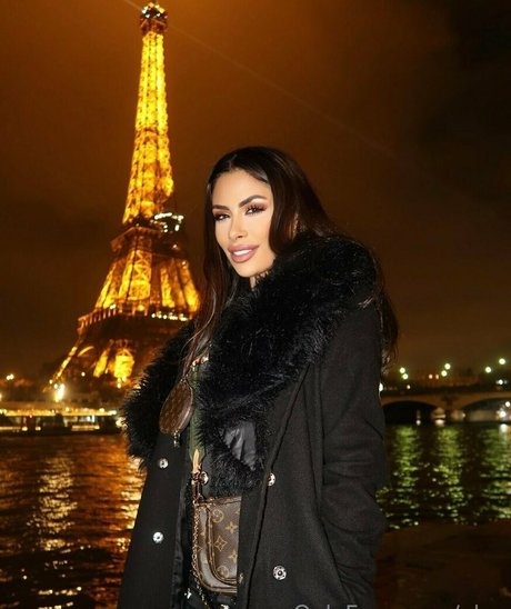 黒のランジェリーOnlyFans 無料 画像