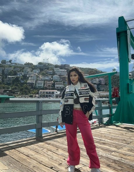 フラットオンリーファン ポルノグラフィック 写真