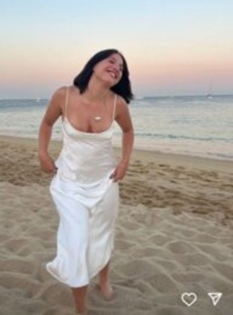 若いティーンのOnlyFans ヌード 写真