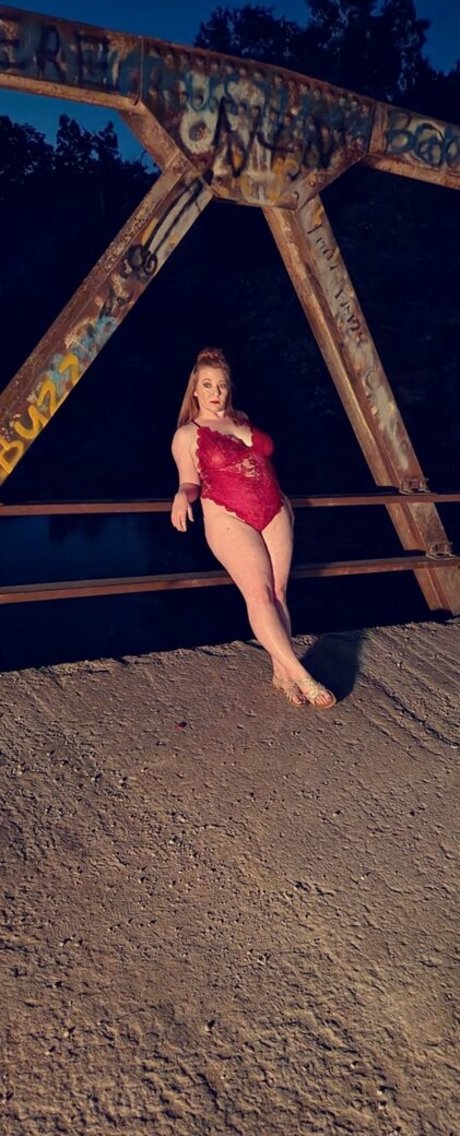 Ivy St George エロティックなポルノスター 写真