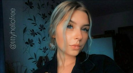 kykyfree 美しいポルノスター 写真