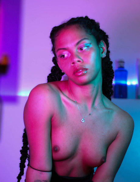 freyalasirenn アートモデル 写真