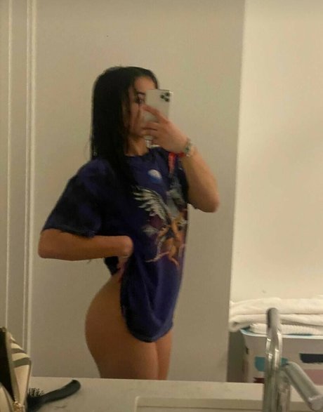 ぽっちゃりエモOnlyFans セクシーヌード 画像