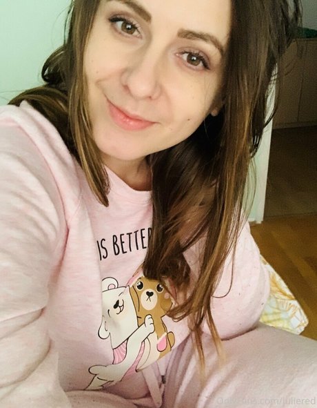 興奮した熟女OnlyFans セクシーヌード 写真