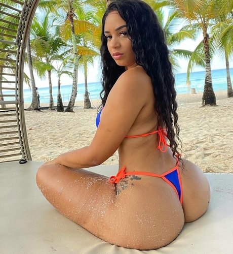 Tiffanieray アダルトモデル 写真