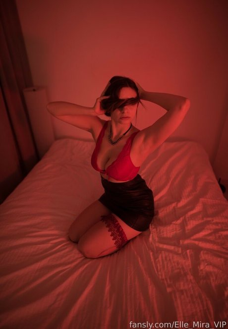 elle mira dance ポルノスター xxx 画像