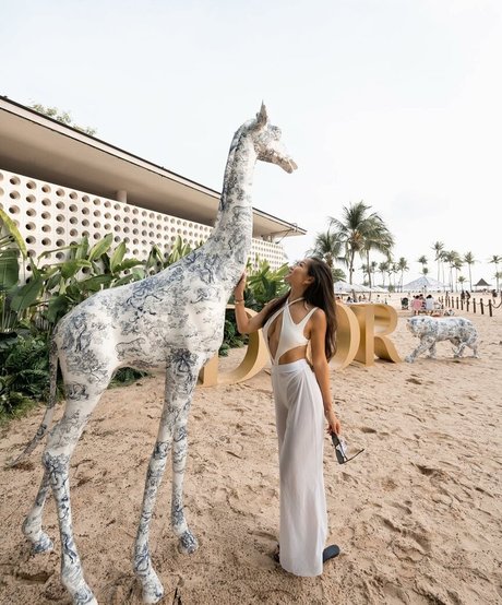 Novita Lam スター xxx ギャラリー